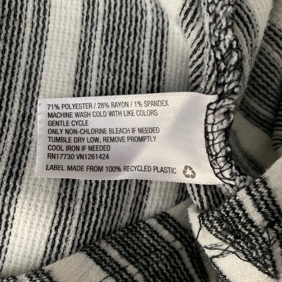 Universal Thread Mini Dress M Charcoal Stripe VNeck Preppy Neutral Minimalist - Picture 10 of 12